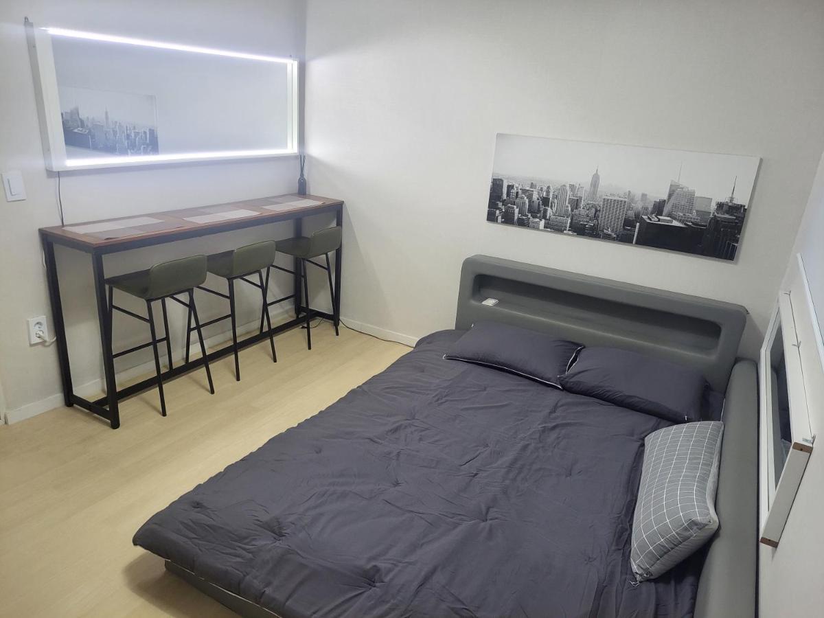 Newly Renovated 2 Bedroom Apartment #7 Seoul Exterior photo